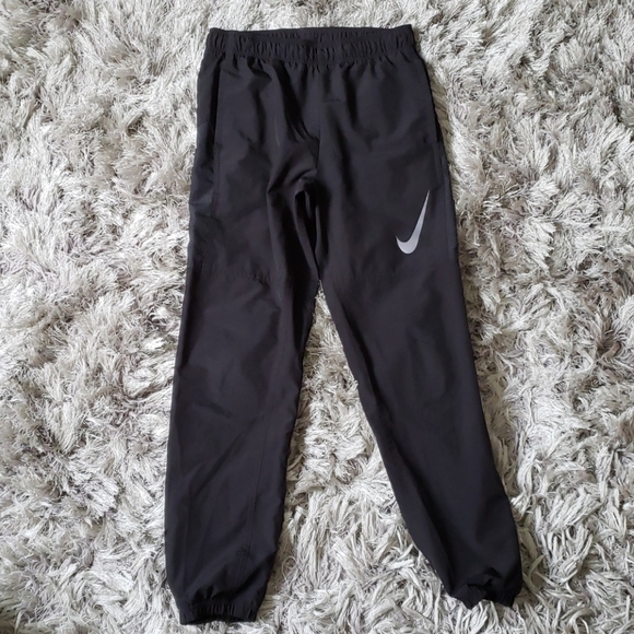 nike hybrid bottoms